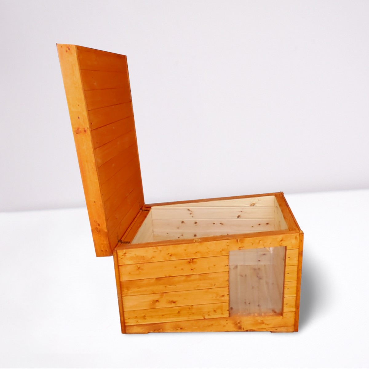 Donn isolierte Hundehütte